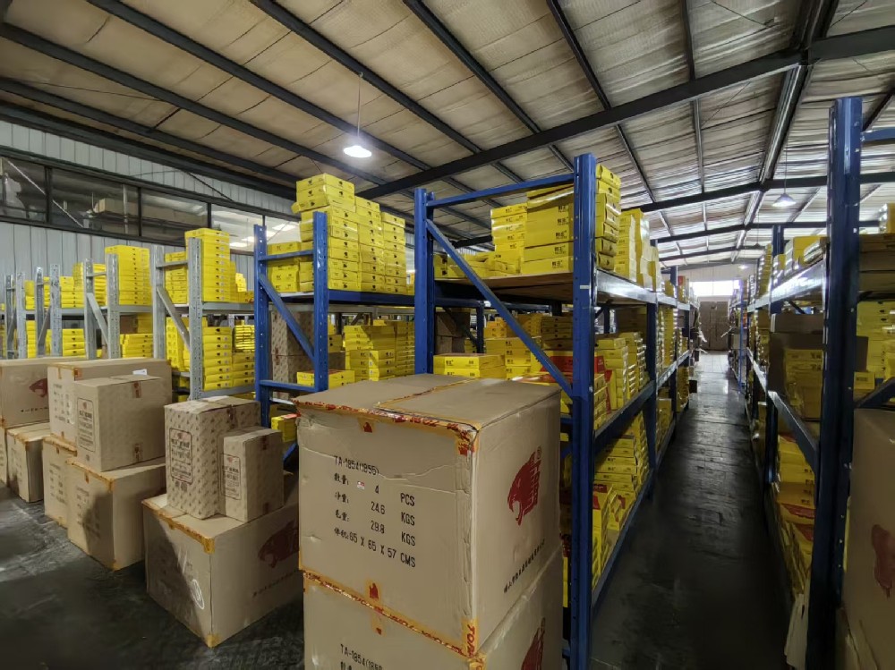 Packaging and shipping display